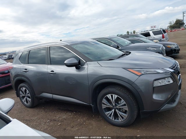JN8BT3BA6PW424527 Nissan Rogue Sv Fwd
