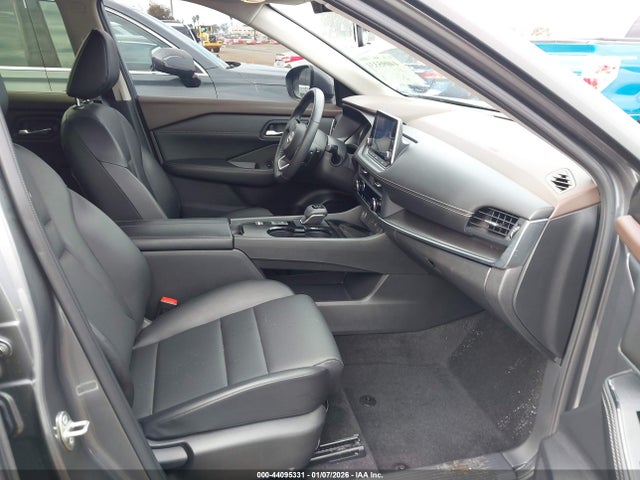 JN8BT3BA6PW424527 Nissan Rogue Sv Fwd