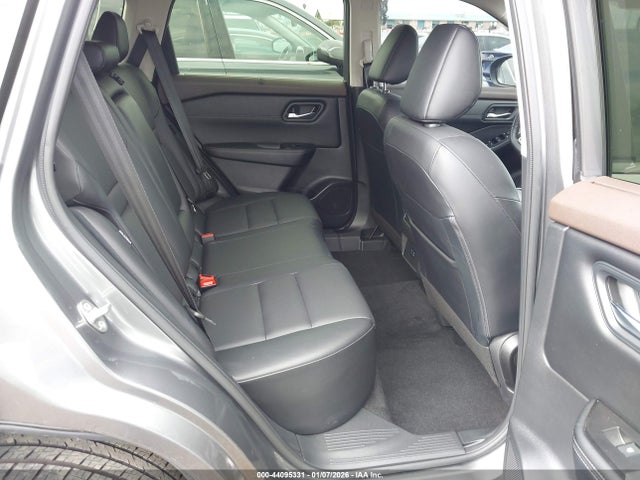 JN8BT3BA6PW424527 Nissan Rogue Sv Fwd