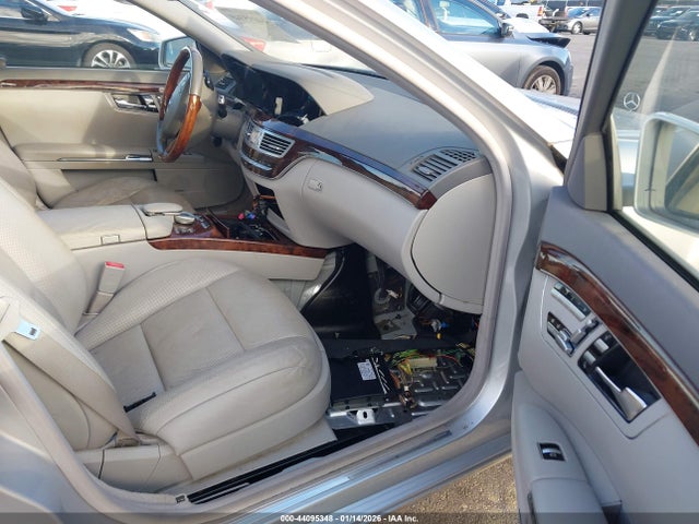 2010 MERCEDES-BENZ S 550 WDDNG7BB8AA294189 Photo 4