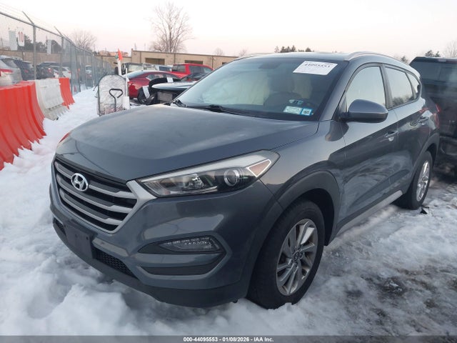 2018 HYUNDAI TUCSON KM8J3CA42JU643955 Photo 1