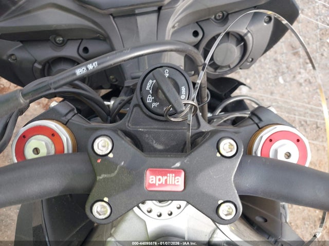 2017 APRILIA TUONO ZD4KGU000HS000371 Photo 10