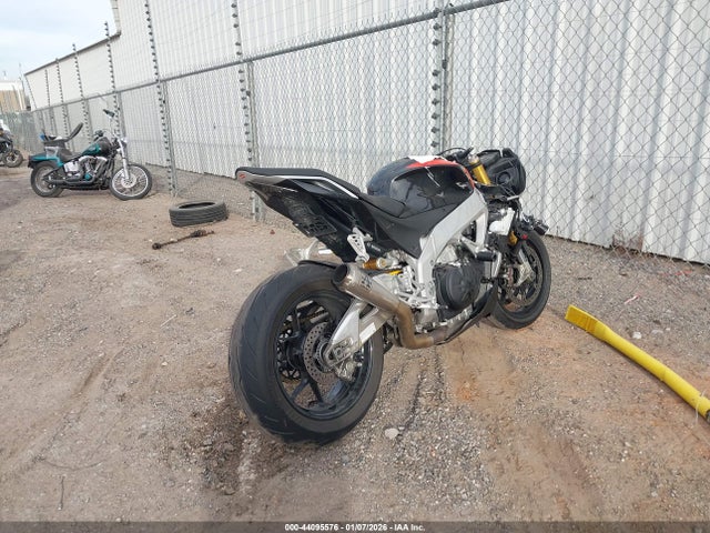 2017 APRILIA TUONO ZD4KGU000HS000371 Photo 3