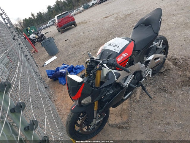 2017 APRILIA TUONO ZD4KGU000HS000371 Photo 4