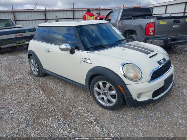 2008 MINI COOPER S WMWMF73528TV33460 Photo 0