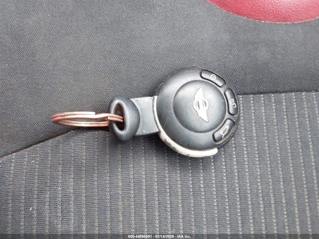 2008 MINI COOPER S WMWMF73528TV33460 Photo 10