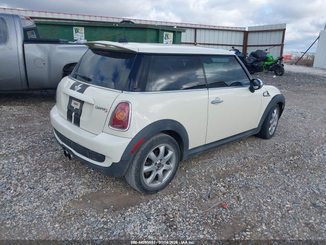 2008 MINI COOPER S WMWMF73528TV33460 Photo 3