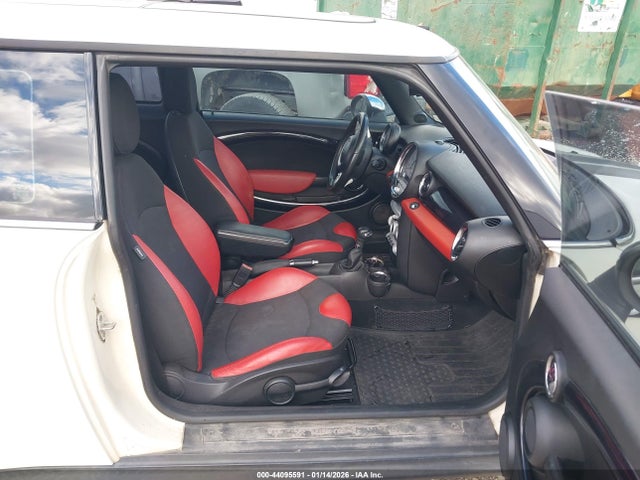 2008 MINI COOPER S WMWMF73528TV33460 Photo 4