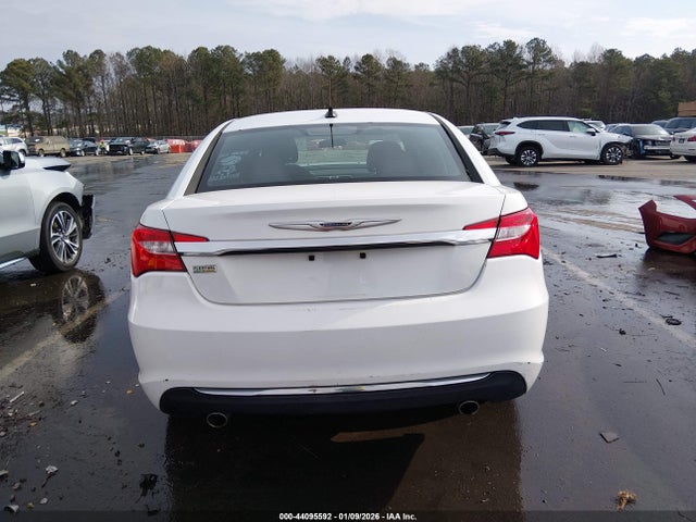 Продажа на аукционе авто 2014 Chrysler 200 Touring, vin: 1C3CCBBG5EN107005, номер лота: 44095592
