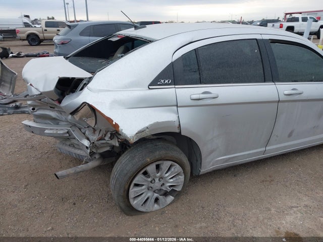2012 Chrysler 200 Lx მანქანა იყიდება აუქციონზე, vin: 1C3CCBAB8CN135089, აუქციონის ნომერი: 44095666