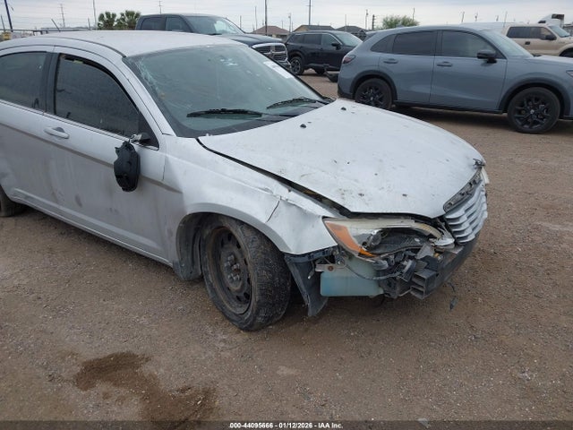 2012 Chrysler 200 Lx მანქანა იყიდება აუქციონზე, vin: 1C3CCBAB8CN135089, აუქციონის ნომერი: 44095666