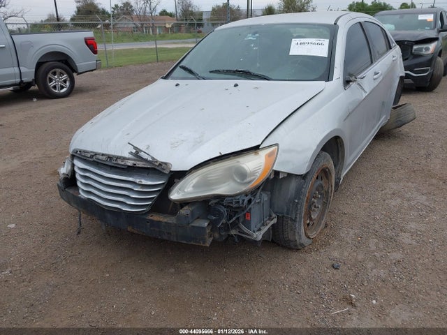 2012 Chrysler 200 Lx მანქანა იყიდება აუქციონზე, vin: 1C3CCBAB8CN135089, აუქციონის ნომერი: 44095666