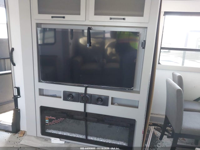 4YDFHMR21SA740942 Keystone Rv Montana