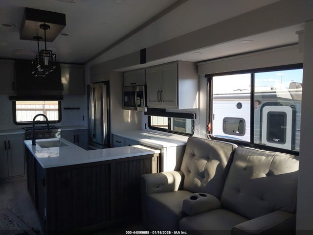 4YDFHMR21SA740942 Keystone Rv Montana