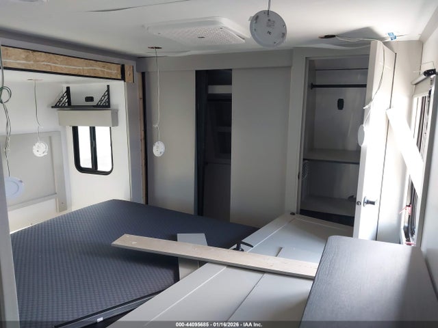 4YDFHMR21SA740942 Keystone Rv Montana