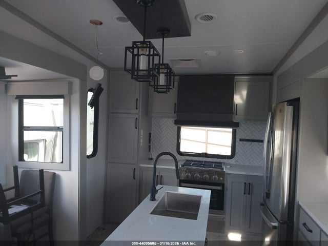 4YDFHMR21SA740942 Keystone Rv Montana