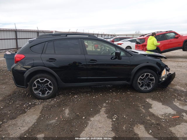 Subaru Crosstrek 2.0i Premium 2017 JF2GPABCXH8222843 Image 13