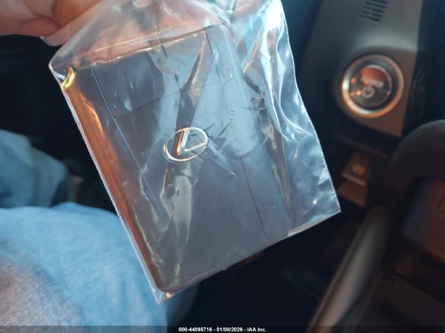 Lexus ES 300H 2024 58ADA1C16RU050047 Image 11