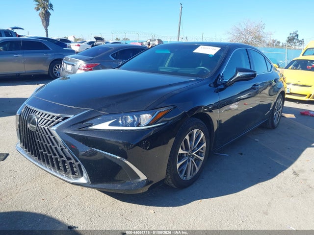 Lexus ES 300H 2024 58ADA1C16RU050047 Image 2