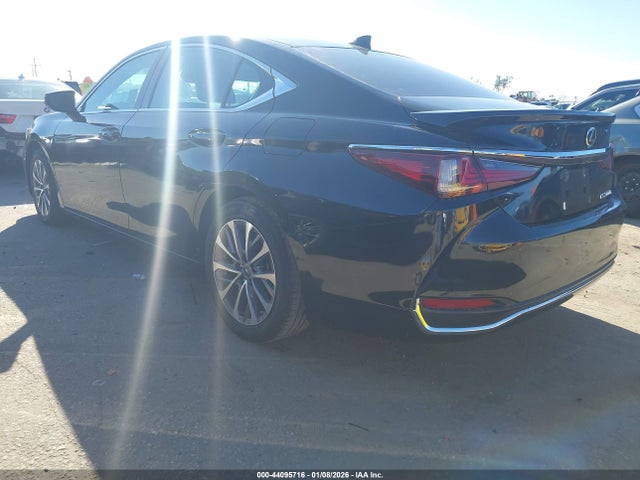 Lexus ES 300H 2024 58ADA1C16RU050047 Image 3