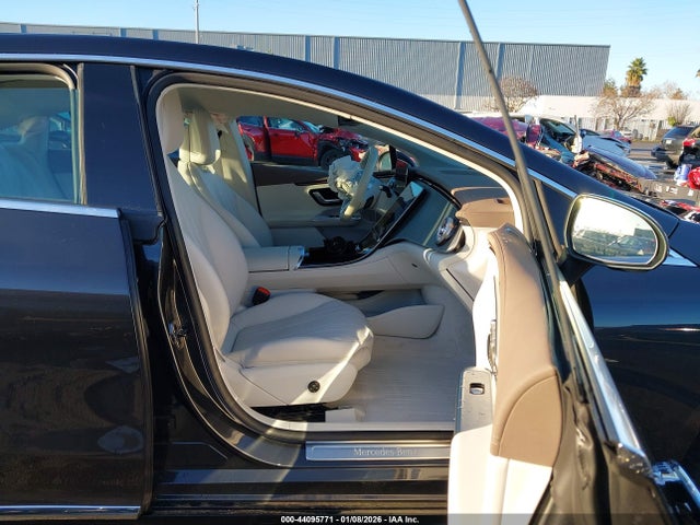 44095771 :رقم المزاد ، W1KEG2CB0PF023169 vin ، 2023 Mercedes-benz Eqe 500 4matic+ مزاد بيع