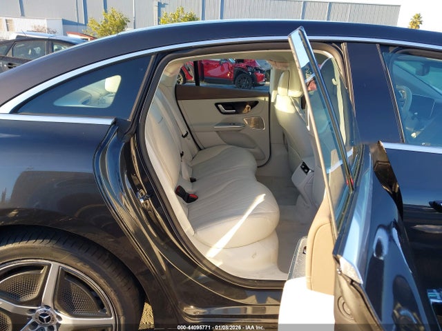 44095771 :رقم المزاد ، W1KEG2CB0PF023169 vin ، 2023 Mercedes-benz Eqe 500 4matic+ مزاد بيع