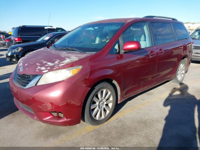 2011 TOYOTA SIENNA 5TDJK3DC7BS002199 Photo 1