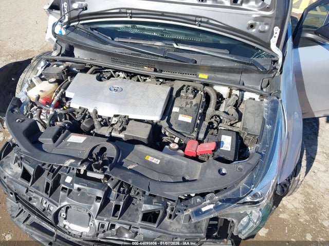 Toyota Prius Three Touring 2018 JTDKARFU5J3554199 Image 10