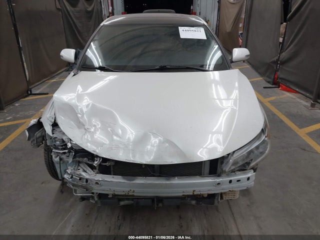 Scion TC 2016 JTKJF5C76GJ020355 Image 13