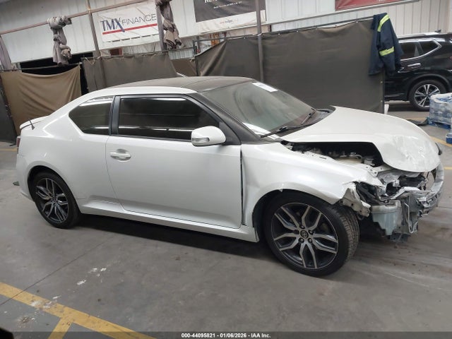 Scion TC 2016 JTKJF5C76GJ020355 Image 14