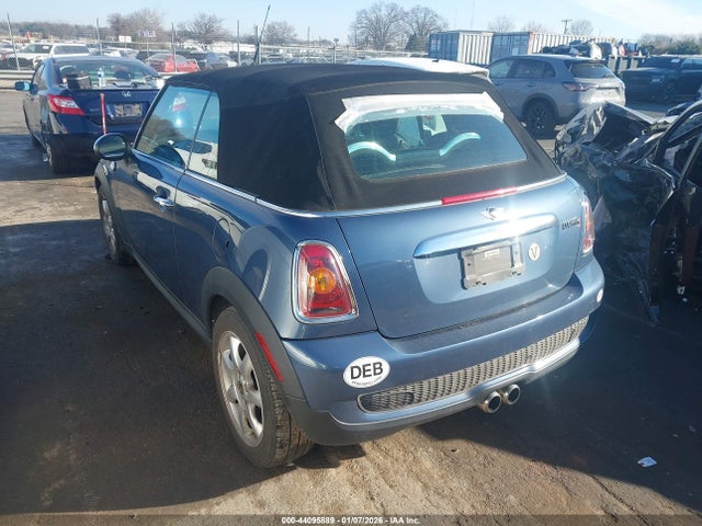 2010 MINI COOPER S WMWMS3C51ATY08875 Photo 2