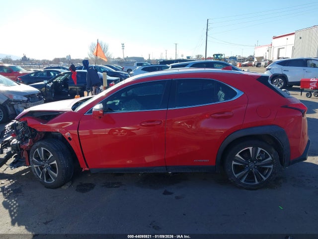 Lexus UX 250H 2019 JTHU9JBH4K2004400 Image 14