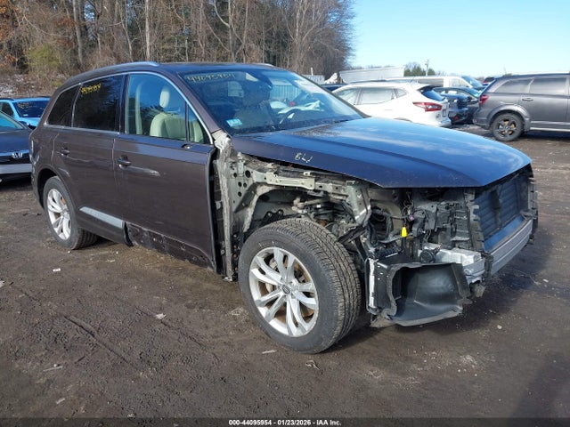 Продаж на аукціоні авто 2017 Audi Q7 3.0t Premium, vin: WA1LAAF75HD031599, номер лоту: 44095954