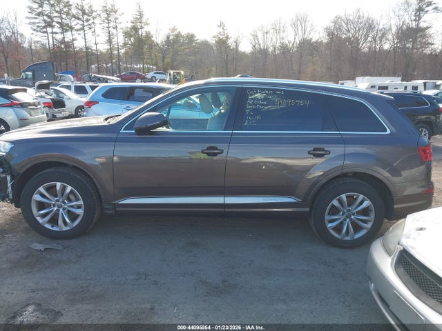 Продажа на аукционе авто 2017 Audi Q7 3.0t Premium, vin: WA1LAAF75HD031599, номер лота: 44095954
