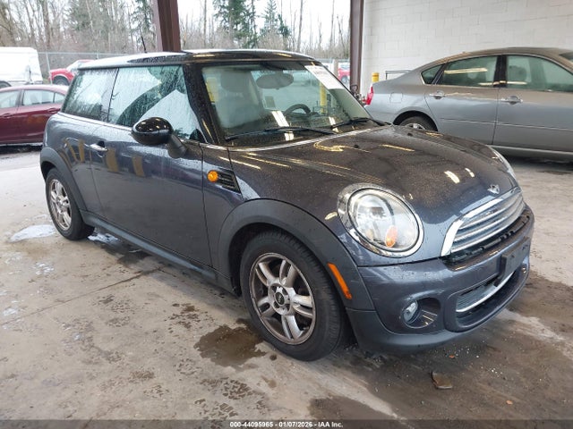 2013 MINI HARDTOP WMWSU3C56DT688819