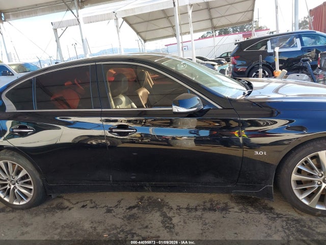 Infiniti Q50 3.0t Luxe 2018 JN1EV7AP1JM590606 Image 13