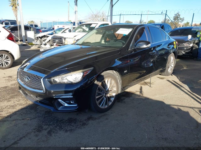 Infiniti Q50 3.0t Luxe 2018 JN1EV7AP1JM590606 Image 2