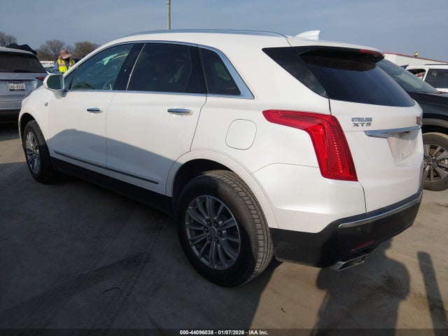 2018 CADILLAC XT5 1GYKNCRS6JZ105309 Photo 2