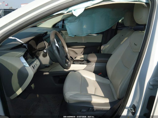 2018 CADILLAC XT5 1GYKNCRS6JZ105309 Photo 4