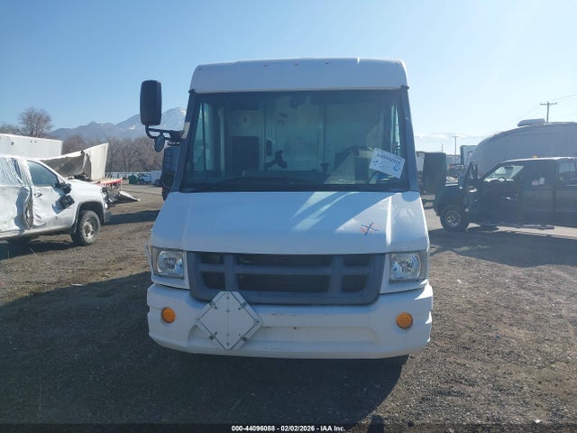 Isuzu Commercial Van 2014 JALB4T171E7W00419 Image 12