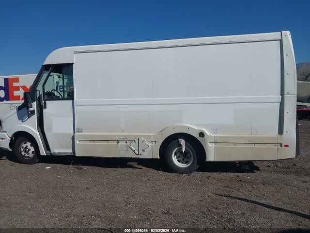 Isuzu Commercial Van 2014 JALB4T171E7W00419 Image 14