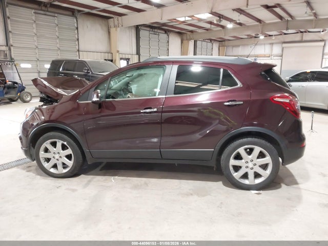 44096153 :رقم المزاد ، KL4CJHSM5HB066563 vin ، 2017 Buick Encore Premium مزاد بيع