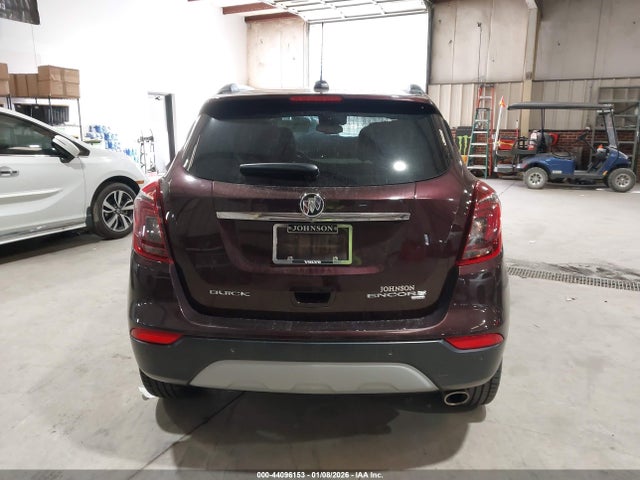 44096153 :رقم المزاد ، KL4CJHSM5HB066563 vin ، 2017 Buick Encore Premium مزاد بيع