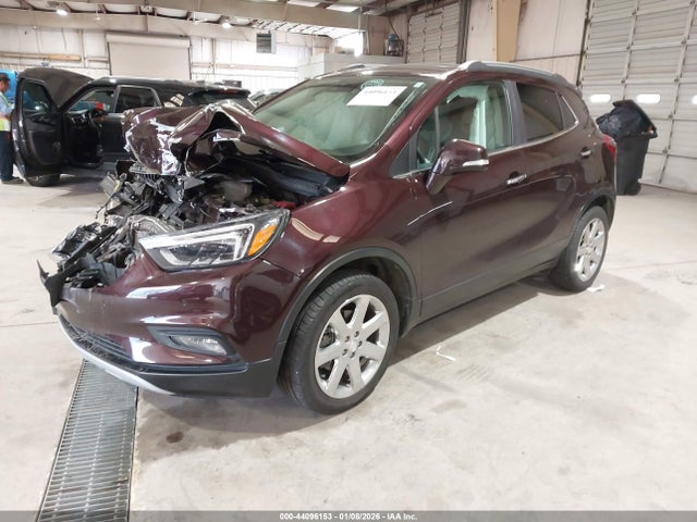 44096153 :رقم المزاد ، KL4CJHSM5HB066563 vin ، 2017 Buick Encore Premium مزاد بيع