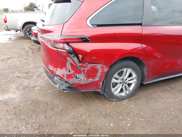 5TDZSKFC0PS091650 Toyota Sienna Limited