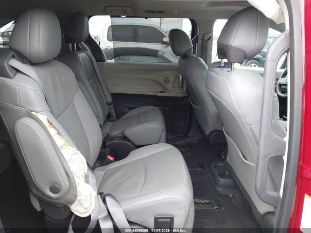 5TDZSKFC0PS091650 Toyota Sienna Limited