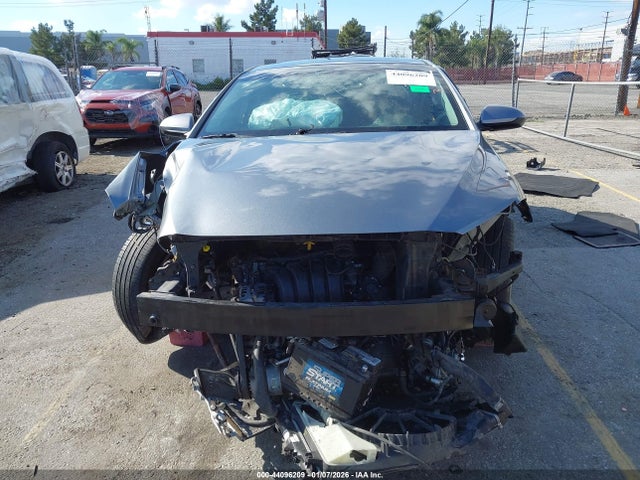 KMHD84LF8JU623373 Hyundai ELANTRA SEL