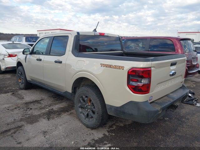 2024 FORD MAVERICK 3FTTW8C9XRRB40249 Photo 2