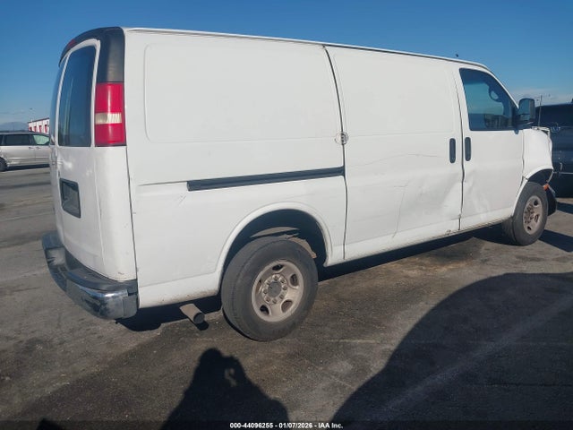 Chevrolet Express G2500 2014 1GCWGFCA8E1201465 Image 4
