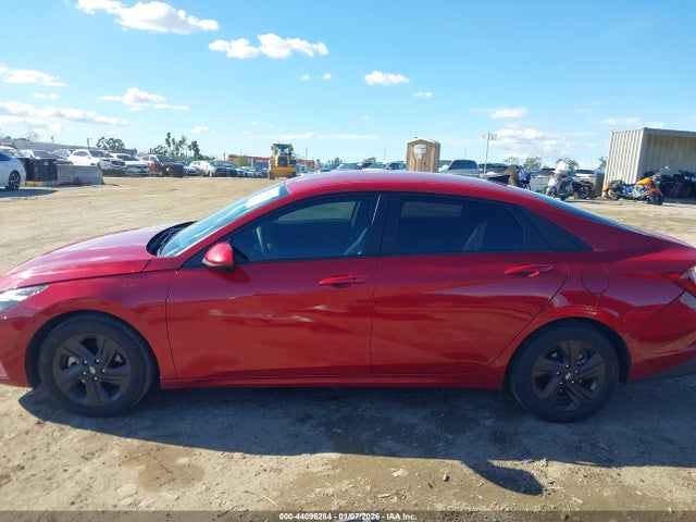 KMHLM4AG5MU212763 Hyundai ELANTRA SEL